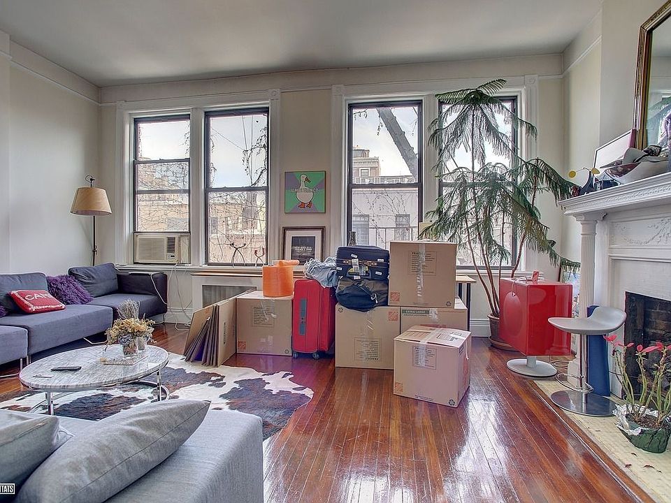 1st image of 83 Washington Pl APT 5R