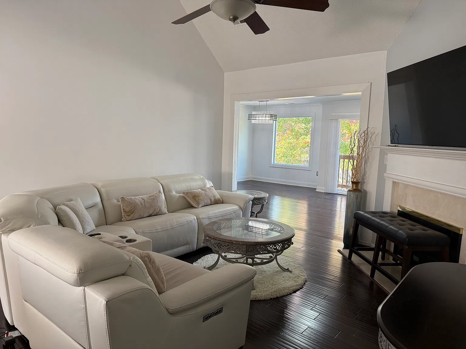 3 bed, 1711 sqft, $3,300 — Photo 2