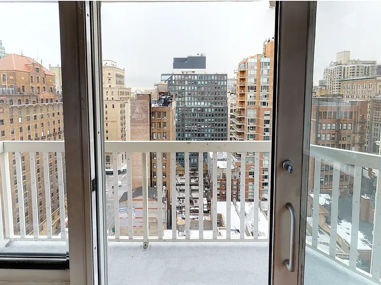 50 Lexington Ave #20H — Photo 4