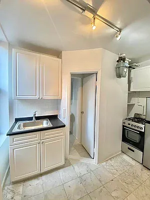 Rented by Waverly Realty Associates | media 9