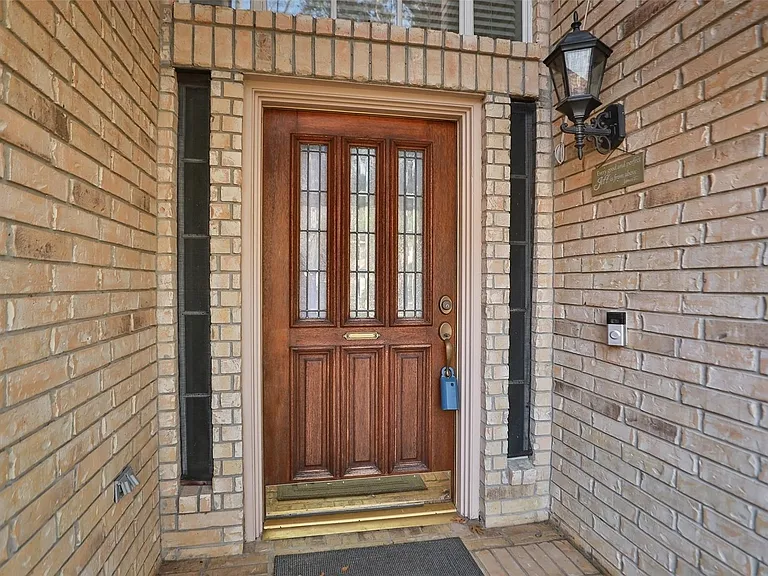 7502 Holly Court Est — Photo 6