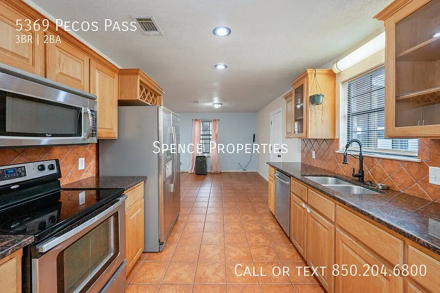 3 bed, 1225 sqft, $1,775 — Photo 2