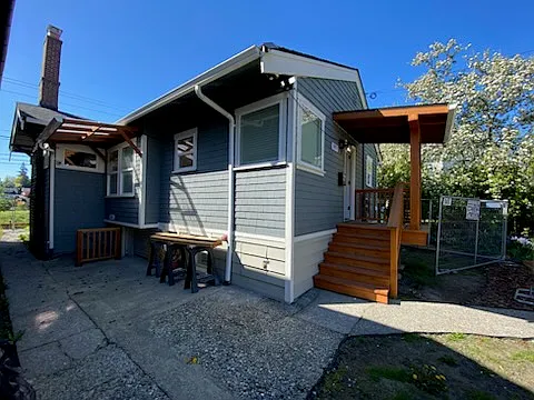 4724 7th Ave NE — Photo 29