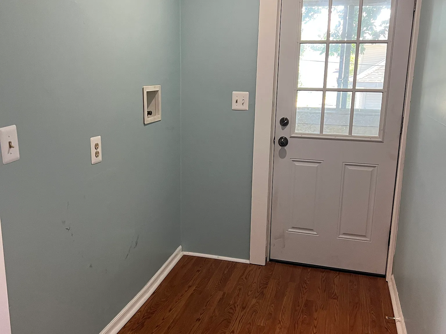 2 bed, 1200 sqft, $1,985 — Photo 2