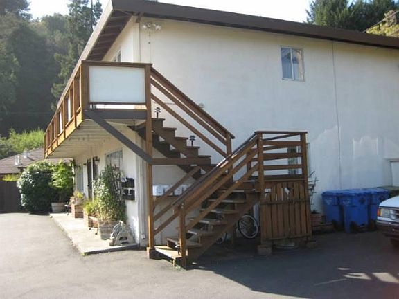 stairs leading upper