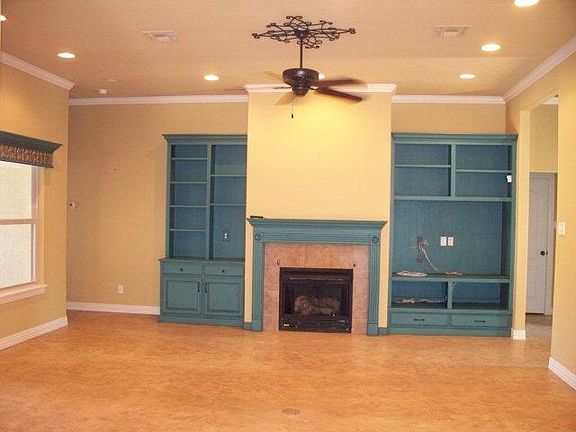 2nd image of 1946 Valleyview Dr