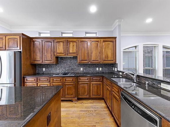 3rd image of 3319 Bingham Manor Ln