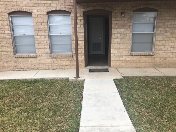 5 Charles Pl #3, Uvalde, TX 78801