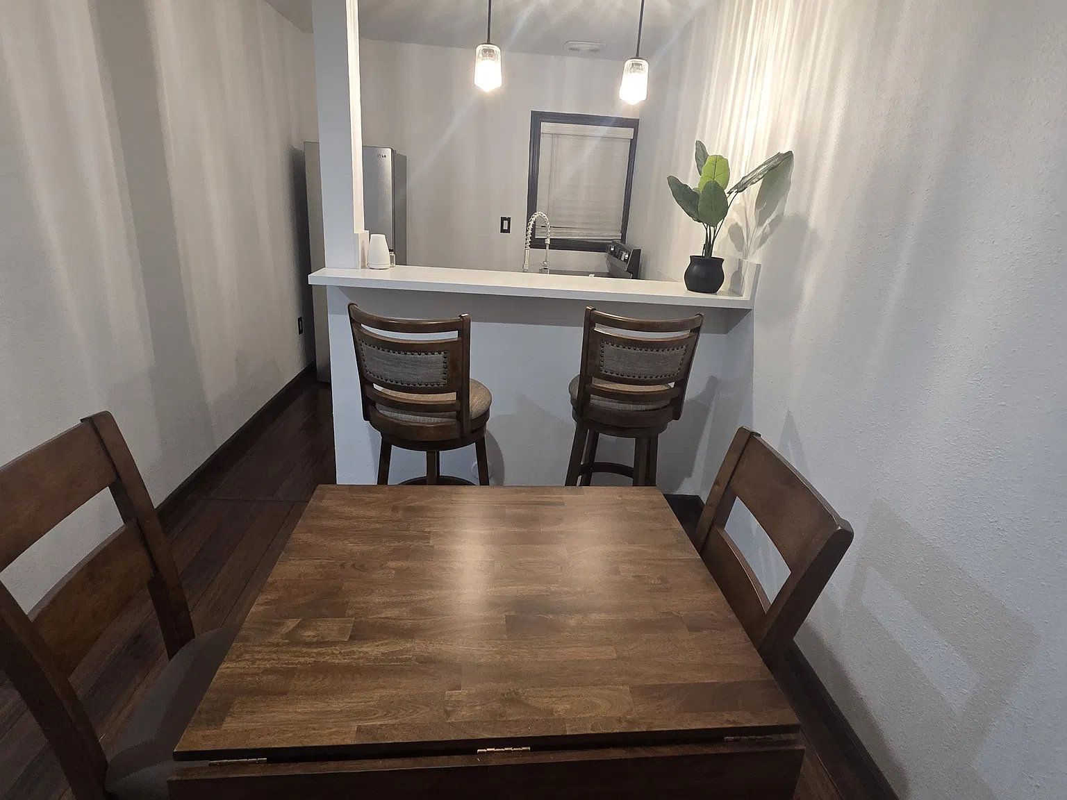1 bed, 400 sqft, $2,250 — Photo 4