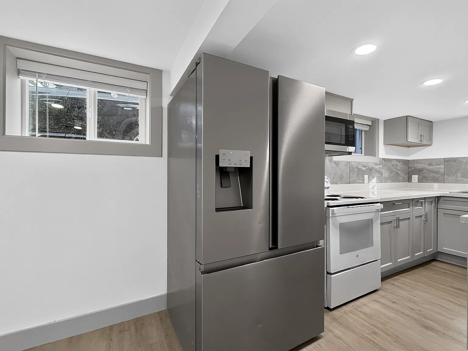 4402 Woodlawn Ave N, Seattle - 3 — Photo 3