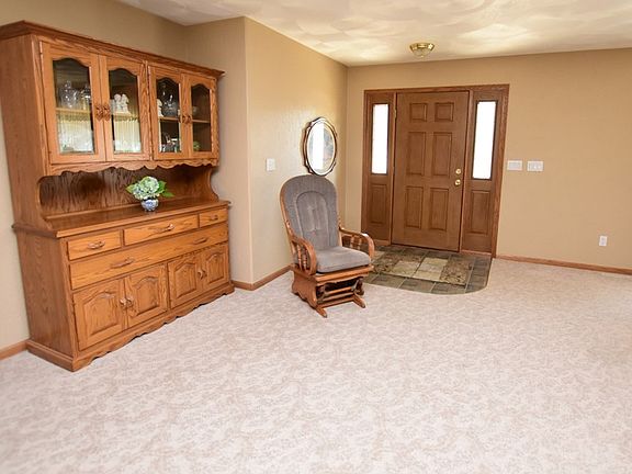 3rd image of 517 Tanglewood Dr