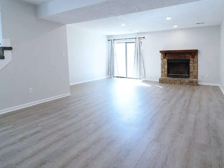 Unit Photo