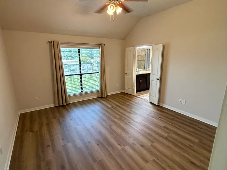 2738 Silver Oak Dr — Photo 9