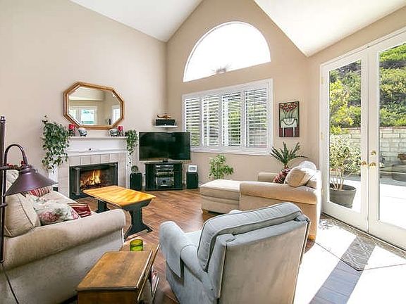 2nd image of 28366 Evergreen Ln