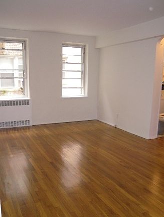 4th image of 780 Greenwich St APT 4K