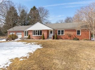 14 Ranch Rd, Woodbridge, CT 06525