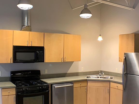 3rd image of 1500 Wealthy St SE #B
