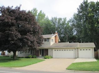 2452 Orchard Ln, White Bear Lake, MN 55110
