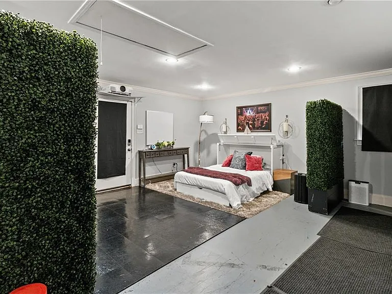 1532 Huntingdon Trl — Photo 40