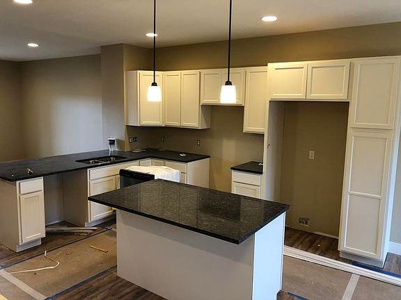 2nd image of 702 Braeside Dr SE #69
