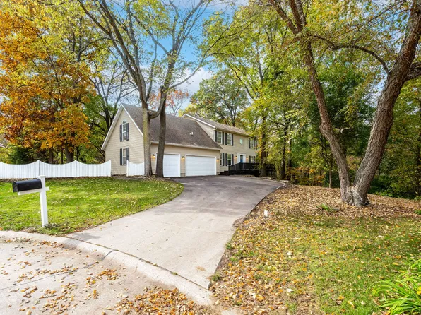 1108 E 4th St, Coal Valley, IL 61240