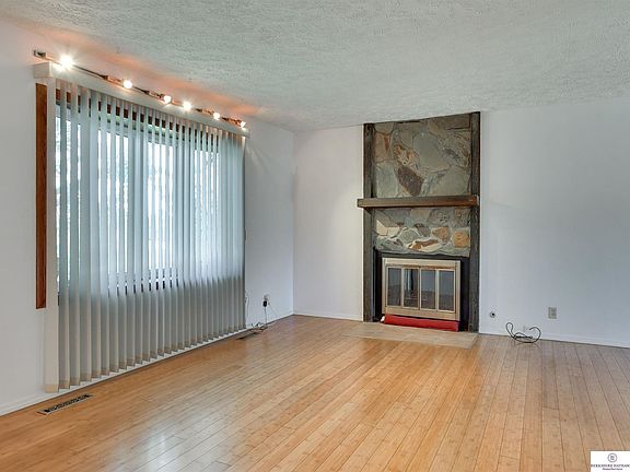 5th image of 13616 Polk St