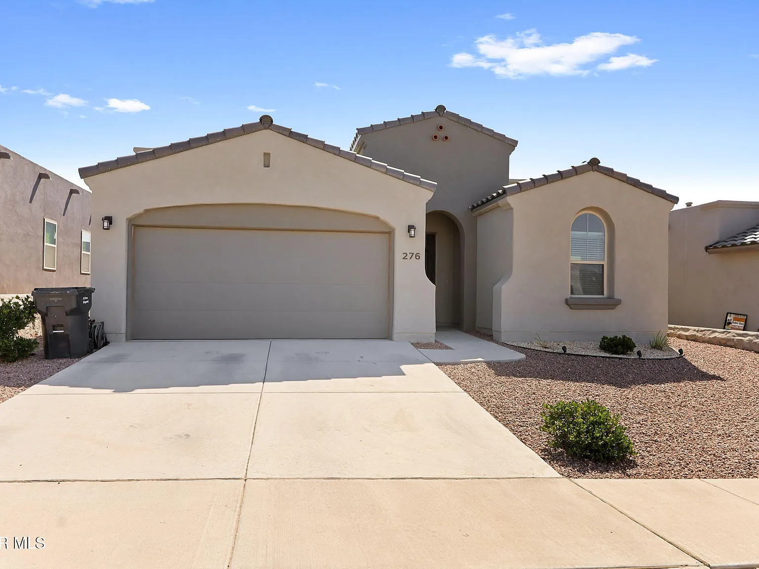 4 bed, 2.0 bath, 1832 sqft, $2,100 — Photo 1