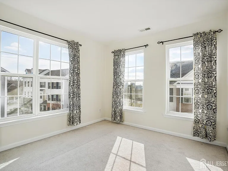 1501 Gabriel Ln — Photo 15