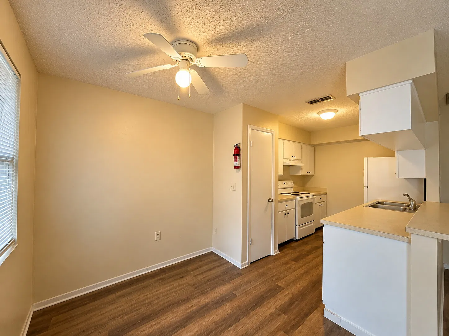 1 bed, 855 sqft, $1,100 — Photo 3