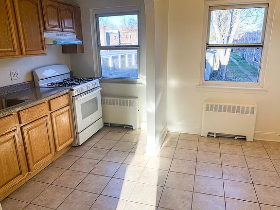 3rd image of 138-22 Jewel Ave