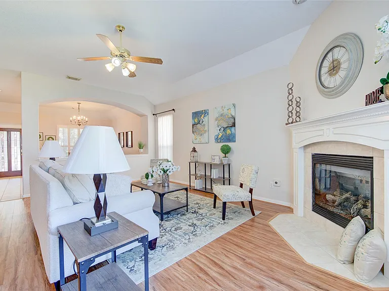 22514 Jutewood Ln — Photo 18