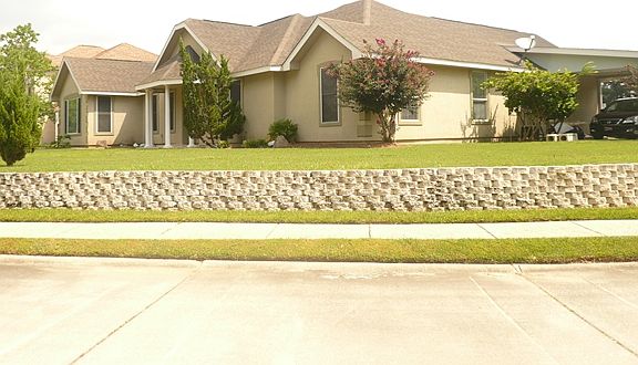 2nd image of 20231 Belle Vue Cir