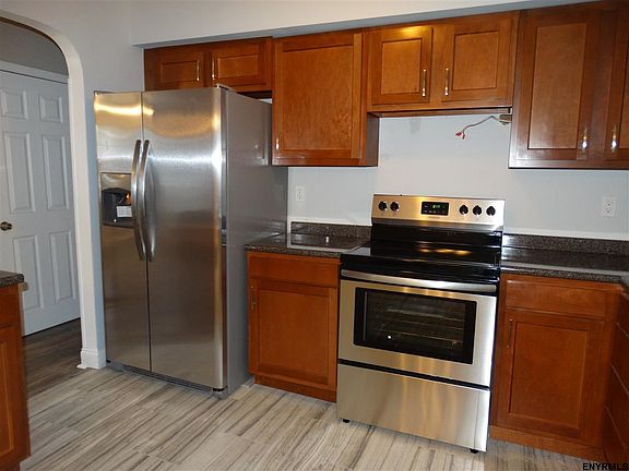 3rd image of 29 Mohican Pl