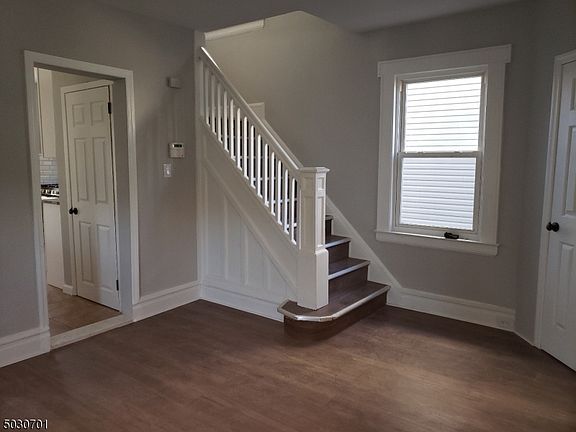 5th image of 65 Naden Ave