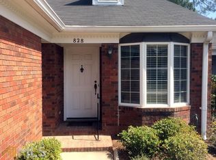 828 Saint Marys Dr, Waycross, GA 31501
