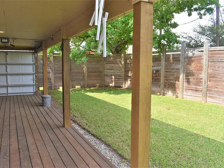 412 Pecan St — Photo 24