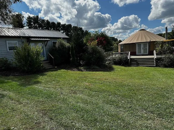 564 Long Level Rd SW, Floyd, VA 24091