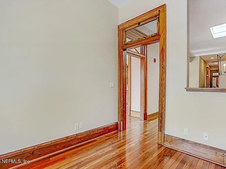 122 E Duval St — Photo 10