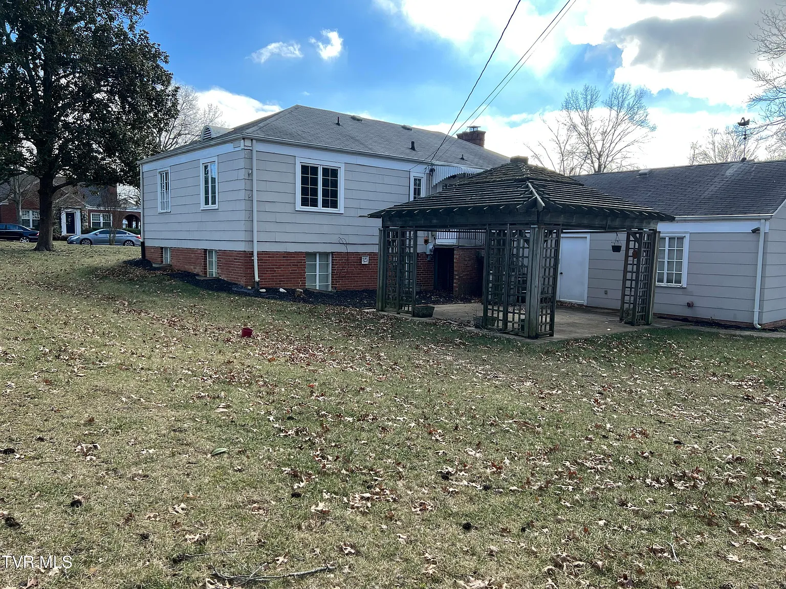 3 bed, 2058 sqft, $1,800 — Photo 3