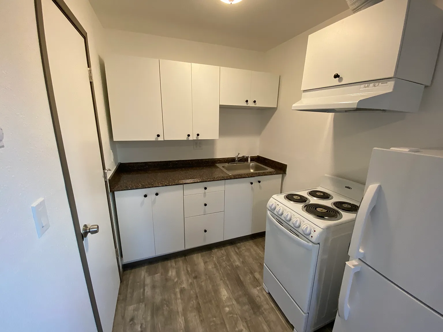 Studio, 200 sqft, $650 — Photo 2