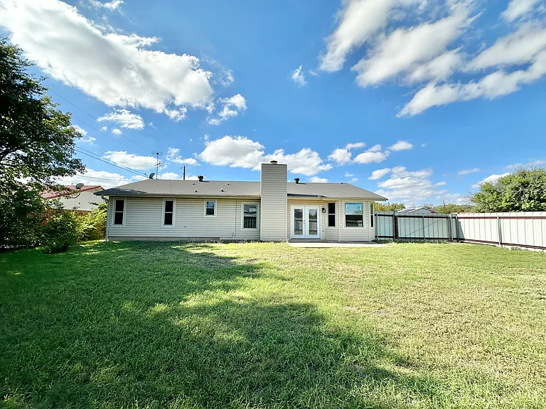 1602 Becker Dr — Photo 30