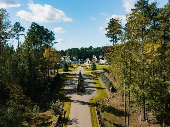 4909 Foxridge Dr, Raleigh, NC 27614