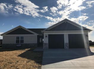 920 W 1st St, Aviston, IL 62216