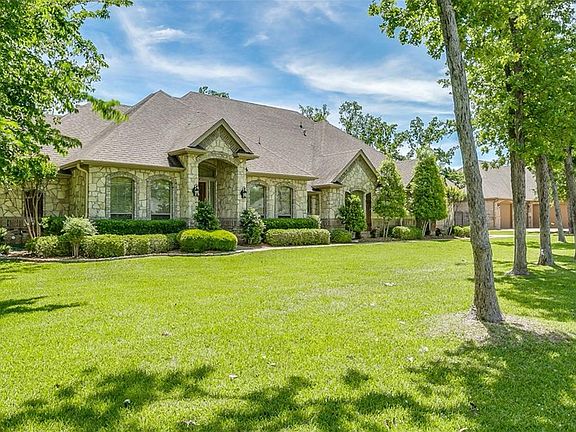 2nd image of 6233 Toscana Cir