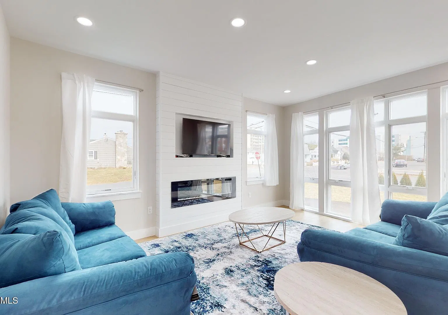 6 bed, 3.5 bath, 2532 sqft, $8,000 — Photo 3