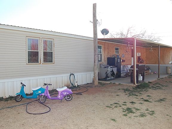3rd image of 311 SE Avenue D