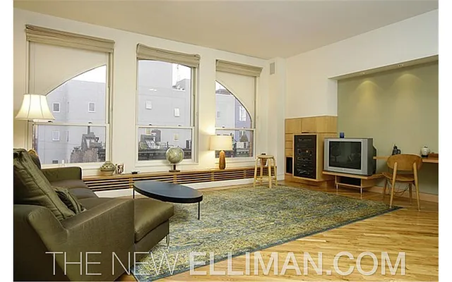 Rented by Douglas Elliman | media 17