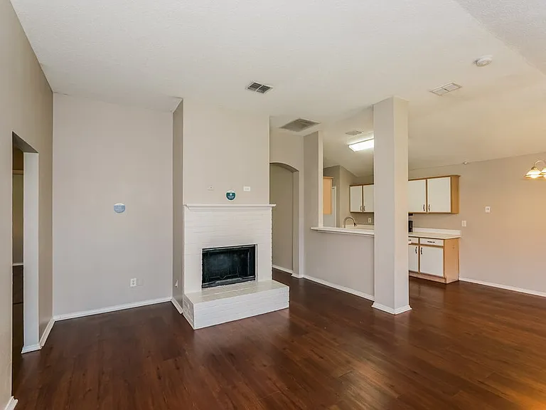 317 Taylor St — Photo 5