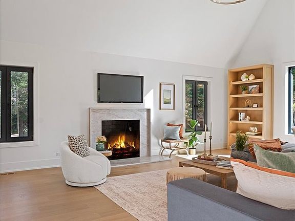 5th image of 2604 Blackhawk Rd