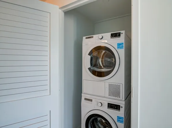 800 6th Avenue image 4 of 27